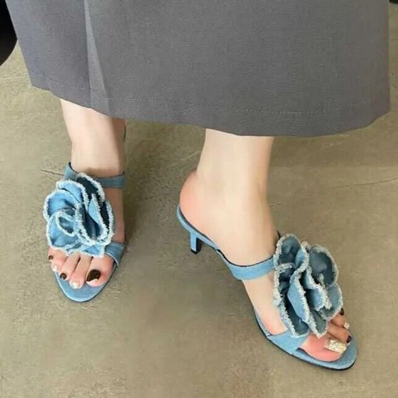 ZARA Denim Heels with Flower Detail NWT Blue Sandals Blogger Fave - Picture 6 of 16
